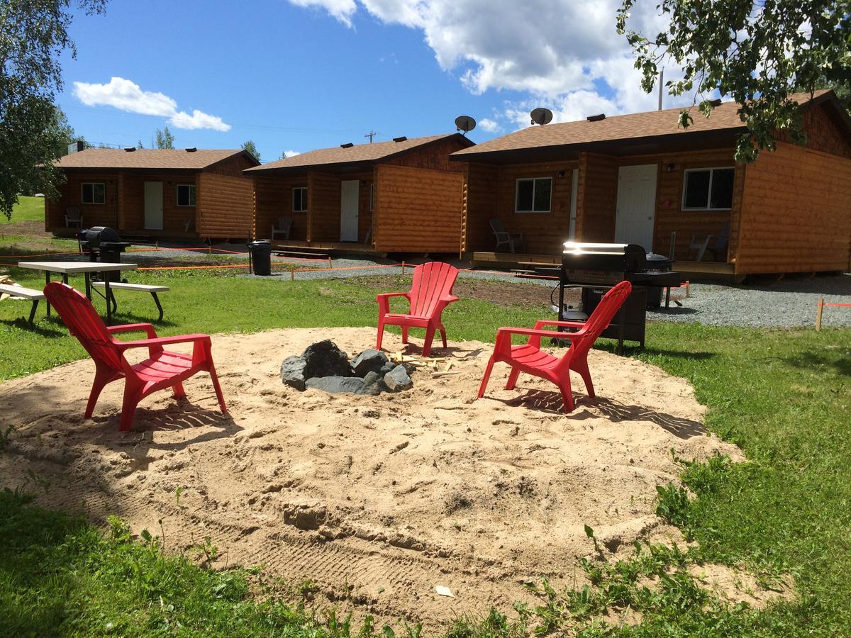 Bakers Narrows Lodge And Conference Center Flin Flon Eksteriør bilde